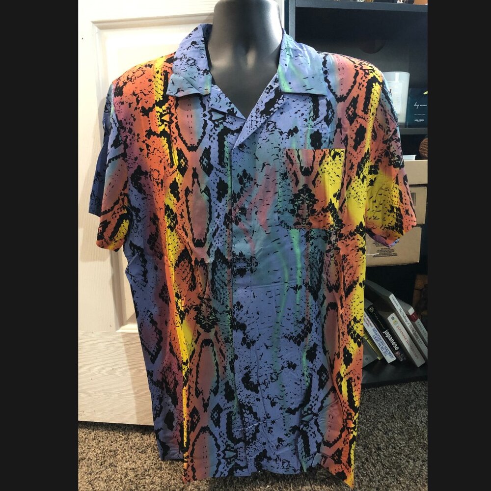 Colton Snakeskin Short Sleeve Woven Top - Multi Color NWT | Men’s Size XL